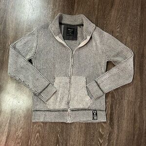 size medium grey zip-up sweater/sweatshirt